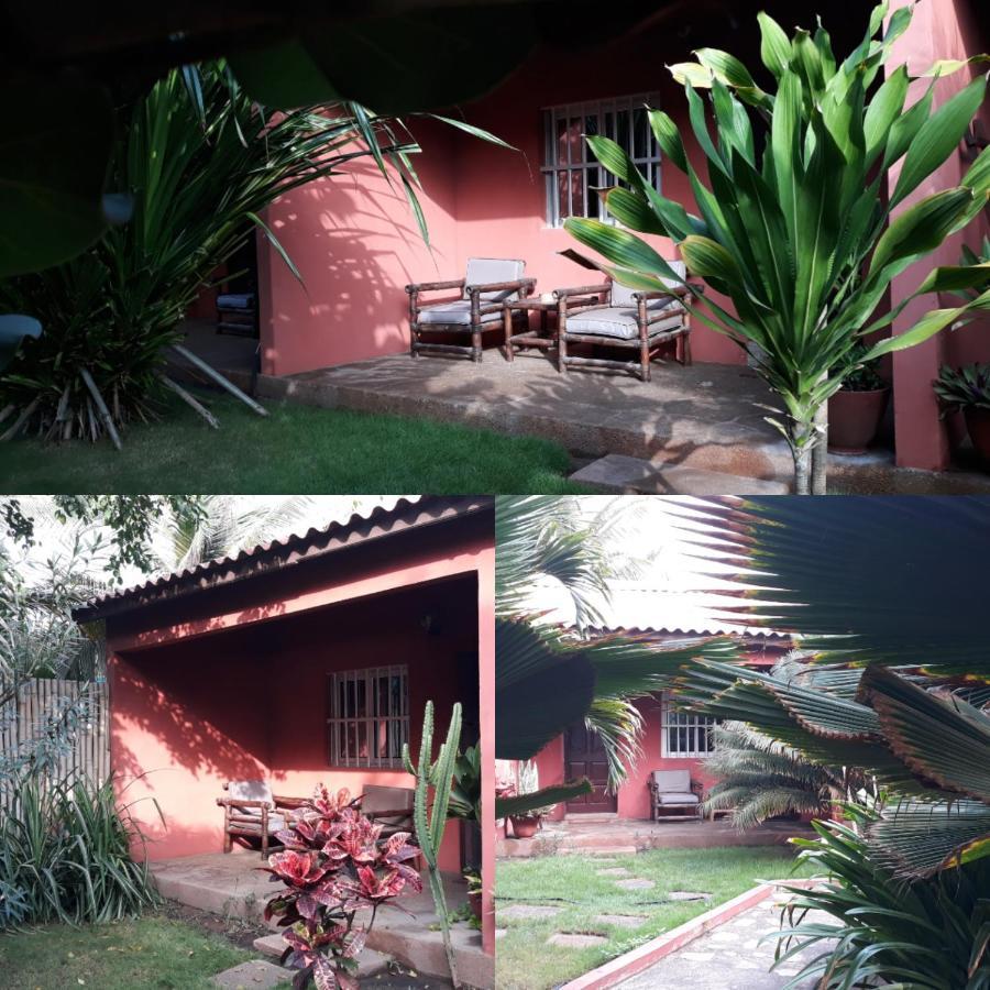 Hotel Robinson Plage Lome Bagian luar foto