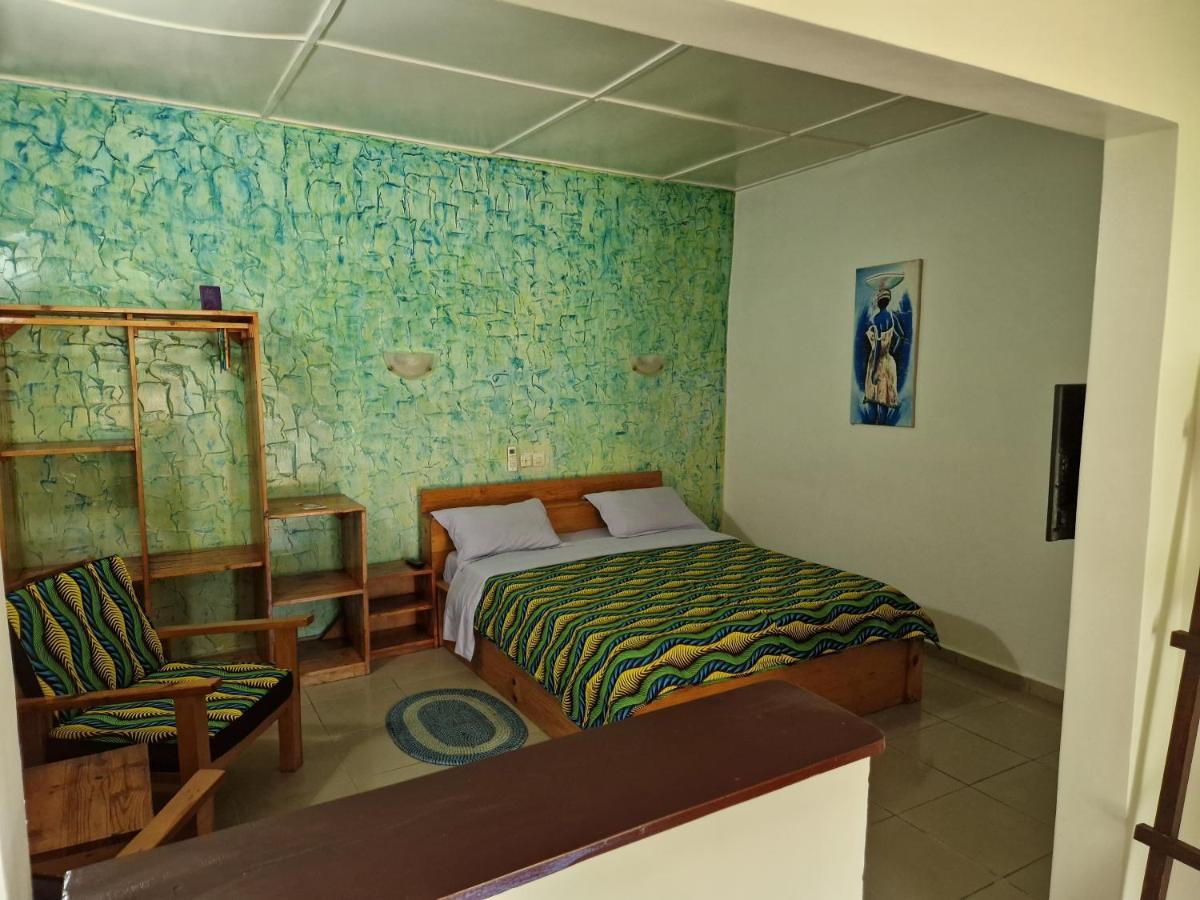 Hotel Robinson Plage Lome Bagian luar foto