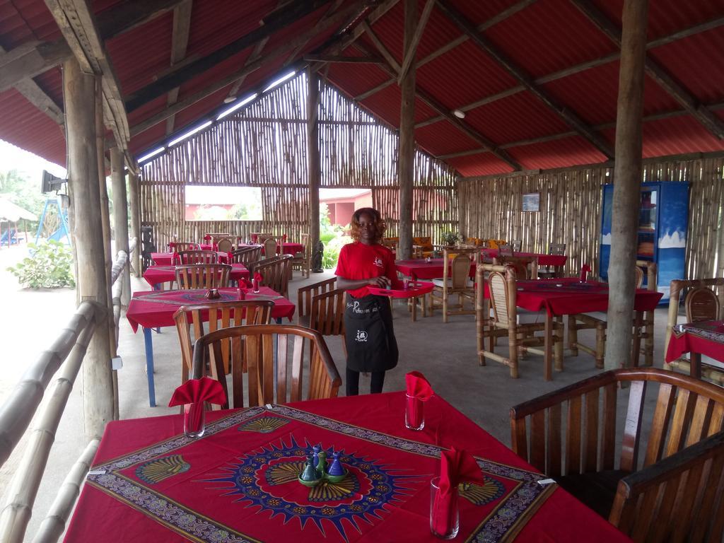 Hotel Robinson Plage Lome Bagian luar foto