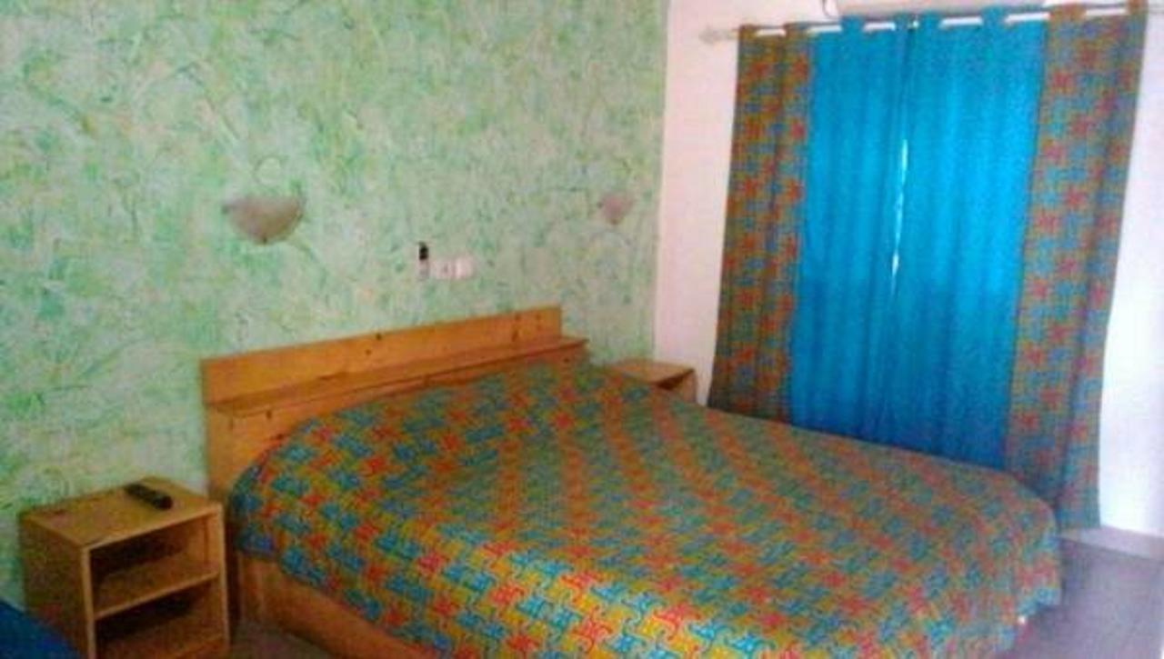 Hotel Robinson Plage Lome Bagian luar foto