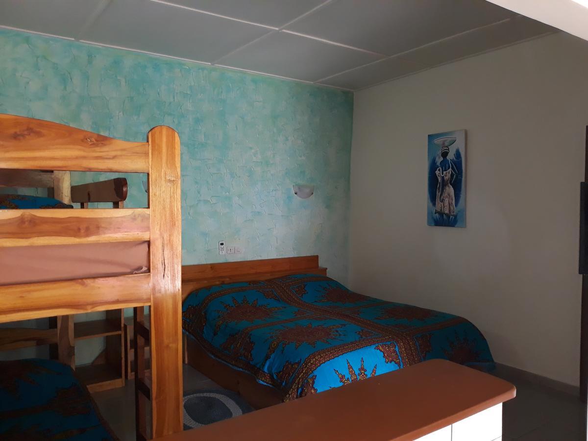 Hotel Robinson Plage Lome Bagian luar foto