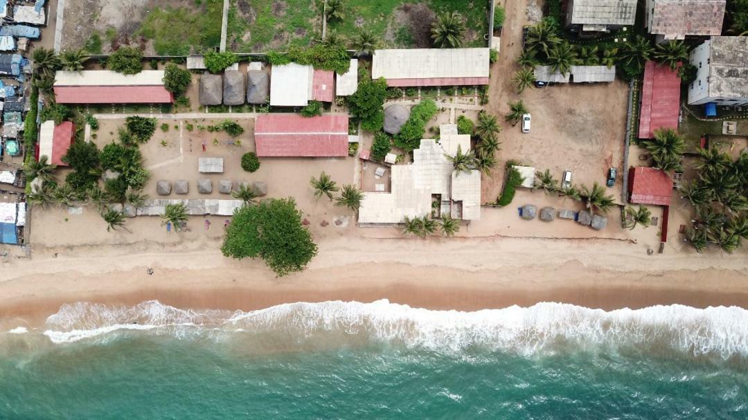 Hotel Robinson Plage Lome Bagian luar foto