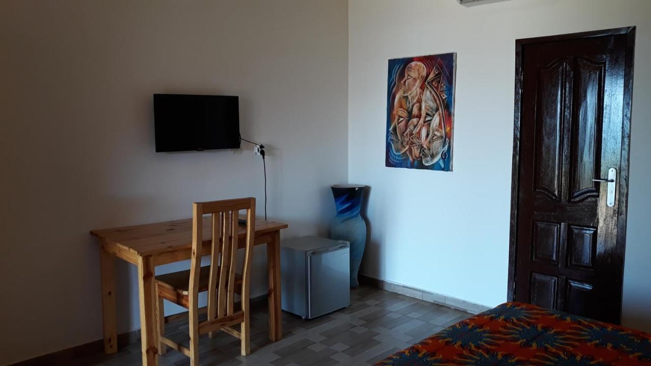Hotel Robinson Plage Lome Bagian luar foto